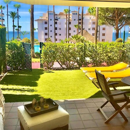 Mi Capricho, Beachfront, Grownfloor, Private Garden & Terrace Sitio de Calahonda エクステリア 写真