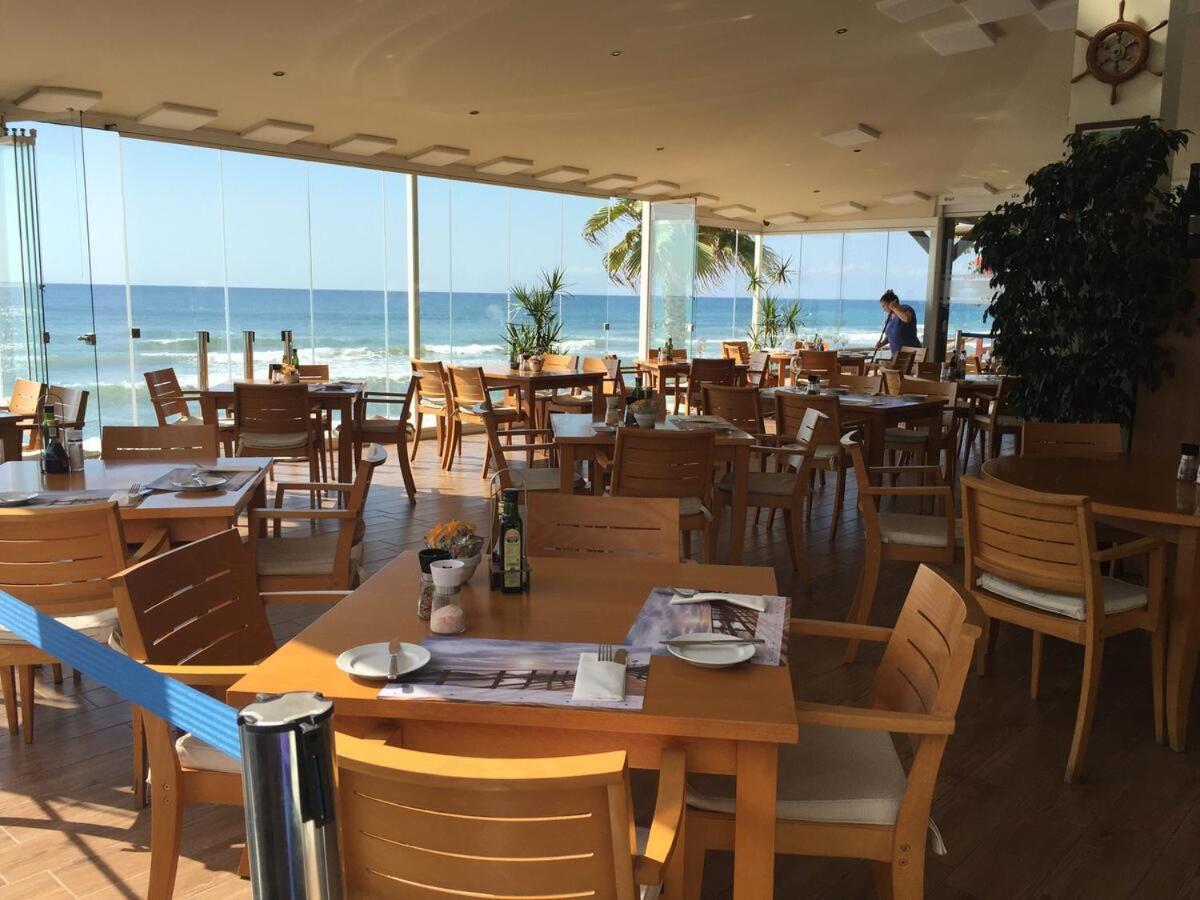 Mi Capricho, Beachfront, Grownfloor, Private Garden & Terrace Sitio de Calahonda エクステリア 写真