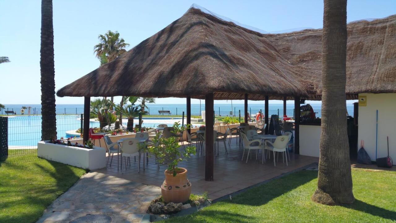 Mi Capricho, Beachfront, Grownfloor, Private Garden & Terrace Sitio de Calahonda エクステリア 写真