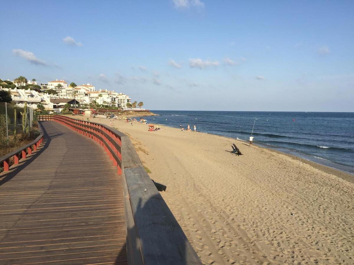 Mi Capricho, Beachfront, Grownfloor, Private Garden & Terrace Sitio de Calahonda エクステリア 写真