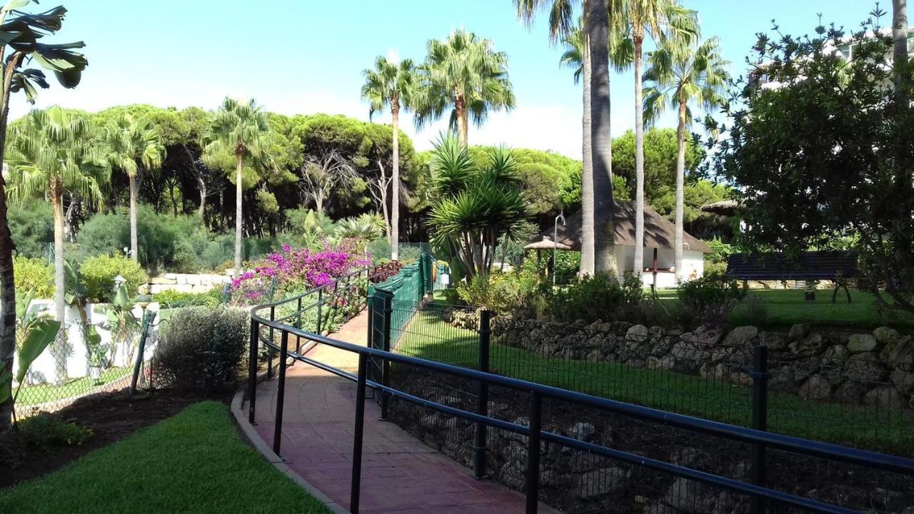 Mi Capricho, Beachfront, Grownfloor, Private Garden & Terrace Sitio de Calahonda エクステリア 写真