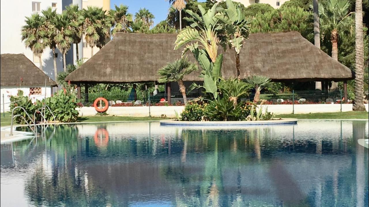 Mi Capricho, Beachfront, Grownfloor, Private Garden & Terrace Sitio de Calahonda エクステリア 写真