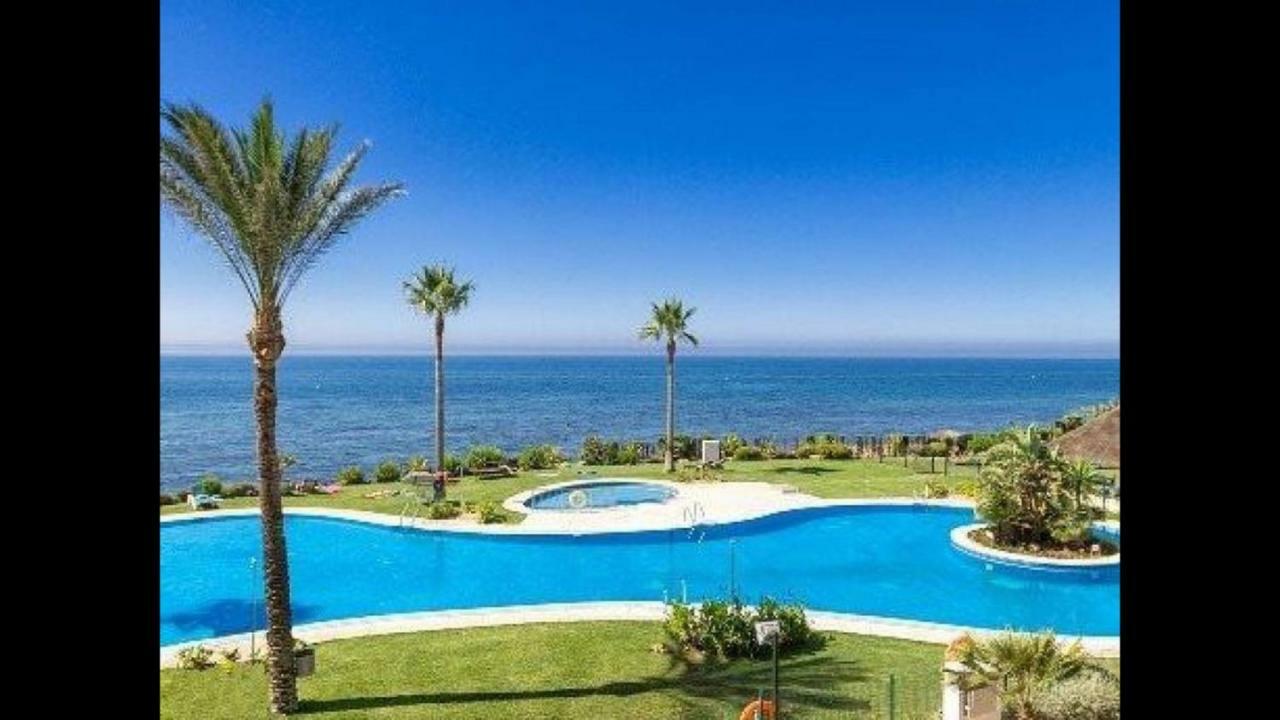 Mi Capricho, Beachfront, Grownfloor, Private Garden & Terrace Sitio de Calahonda エクステリア 写真
