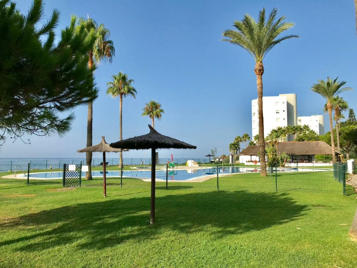 Mi Capricho, Beachfront, Grownfloor, Private Garden & Terrace Sitio de Calahonda エクステリア 写真