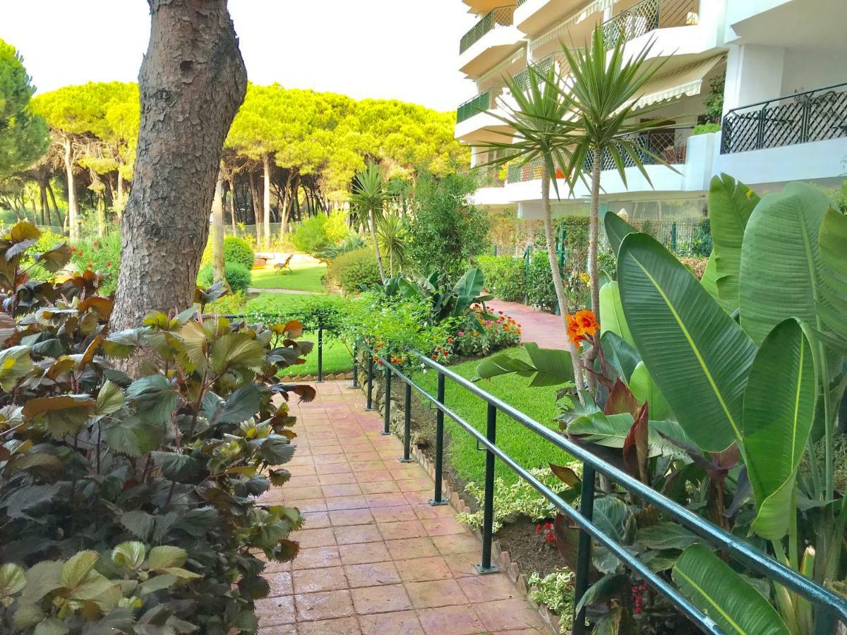 Mi Capricho, Beachfront, Grownfloor, Private Garden & Terrace Sitio de Calahonda エクステリア 写真