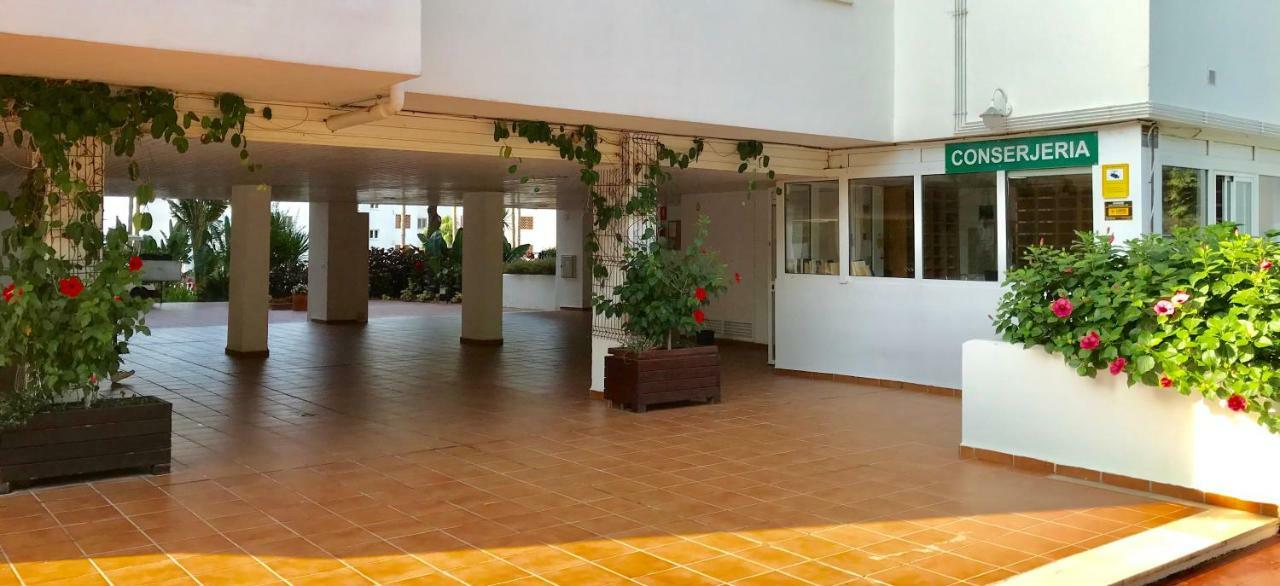 Mi Capricho, Beachfront, Grownfloor, Private Garden & Terrace Sitio de Calahonda エクステリア 写真