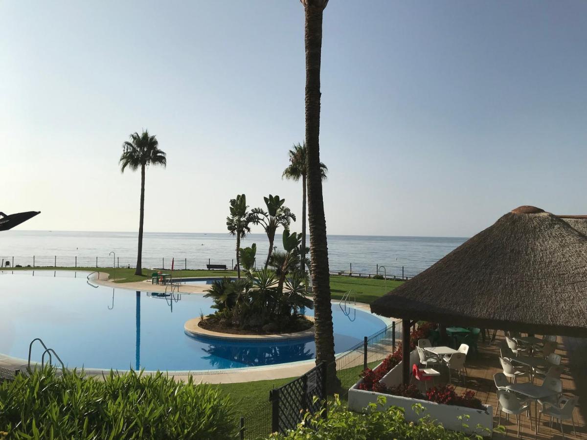 Mi Capricho, Beachfront, Grownfloor, Private Garden & Terrace Sitio de Calahonda エクステリア 写真