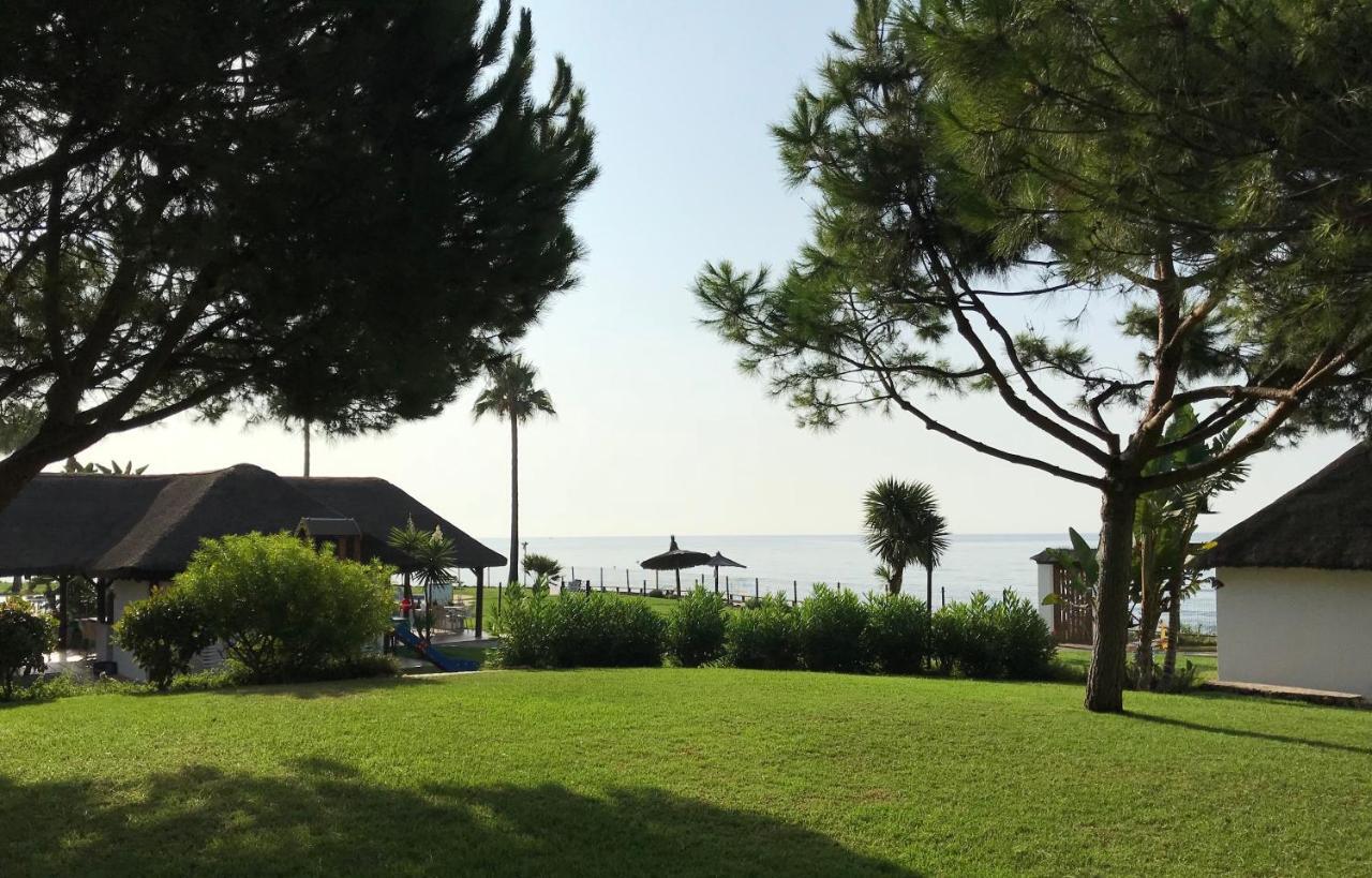 Mi Capricho, Beachfront, Grownfloor, Private Garden & Terrace Sitio de Calahonda エクステリア 写真